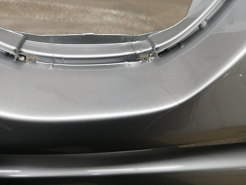 Фотография детали AA016044; Бампер передний; без паркт.; под омыват. (52119-42A40) для Toyota Rav4 40 рест. (2015 — 2019)/БУ; Оригинал; Р1, Мелкий дефект; (1F7) Серебро металик. Фото номер 7