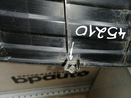 AA045210; Накладка заднего бампера, широкая (52162-60090 /50) для Toyota Land Cruiser Prado/БУ; Оригинал; Р1, Мелкий дефект;