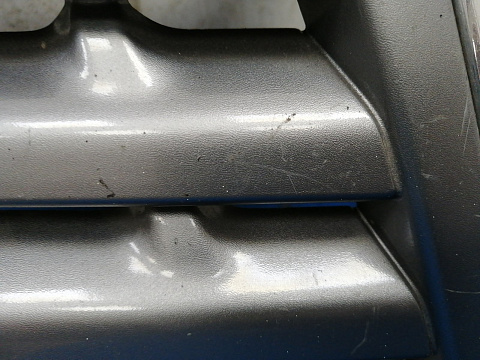 Фотография детали AA033312; Решетка радиатора (62310-JD000) для Nissan Qashqai I (2006-2010)/БУ; Оригинал; Р2, Удовлетворительное; . Фото номер 10