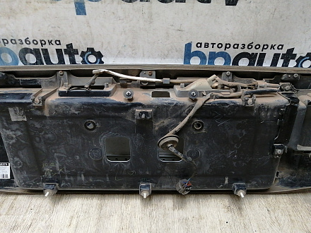 AA045275; Накладка крышки багажника, без кнопок (76811-60190) для Toyota Land Cruiser Prado 150 (2010 — 2013)/БУ; Оригинал; Р0, Хорошее; (070) Белый перламутр 3х. сл.