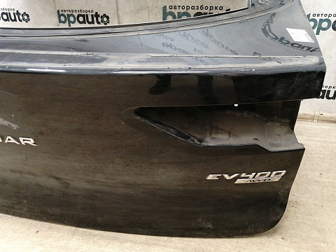 Фотография детали AA033944; Крышка багажника (J9D3-40010-B) для Jaguar I-Pace (2018-н.в.)/БУ; Оригинал; Р1, Мелкий дефект; . Фото номер 12