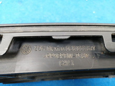 AA030542; Решетка переднего бампера (5C6853677) для Volkswagen Jetta VI (2010- 2014)/БУ; Оригинал; Р2, Удовлетворительное; 