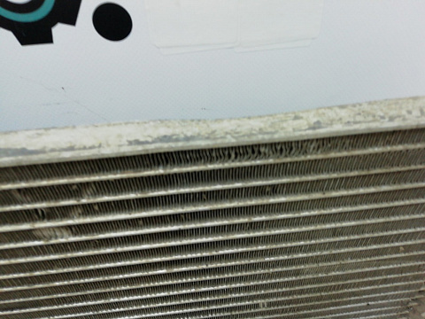 Фотография детали AA001252; Радиатор кондиционера (1K0 820 411 N) для Audi/БУ; Оригинал; Р1, Мелкий дефект; . Фото номер 9