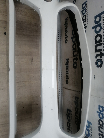 Фотография детали AA046197; Бампер передний AMG; под паркт.; под омыват. (A1178850825) для Mercedes-Benz CLA-klasse I (C117, X117) (2013-2016)/БУ; Оригинал; Р1, Мелкий дефект; . Фото номер 4