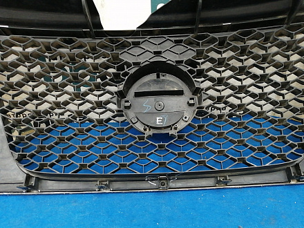 AA033572; Решетка радиатора; под камер. (62310-1LB0A) для Nissan Patrol VI (Y62) (2010-2014)/БУ; Оригинал; Р1, Мелкий дефект; 