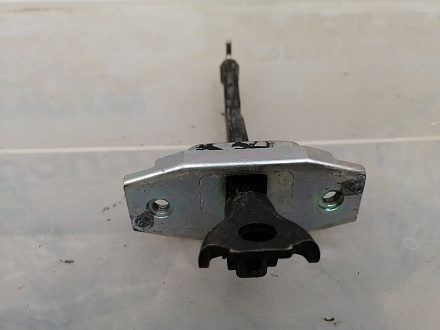 AA044273; Ограничитель двери задний левый (68640-42030) для Toyota Rav4/БУ; Оригинал; Р0, Хорошее; 