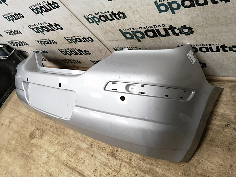 Фотография детали AA036121; Бампер задний; под паркт. (85022-EM00H) для Nissan Tiida/БУ; Оригинал; Р1, Мелкий дефект; . Фото номер 2