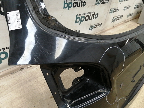 Фотография детали AA037678; Крышка багажника, под спойленр (73700-2B600) для Hyundai Santa Fe/БУ; Оригинал; Р2, Удовлетворительное; . Фото номер 4