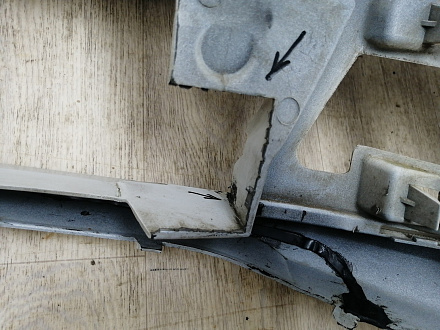 AA045692; Бампер передний; без паркт.; под омыват. (1T0 807 221 M) для Volkswagen Touran II (2010-2015)/БУ; Оригинал; Р1, Мелкий дефект; 