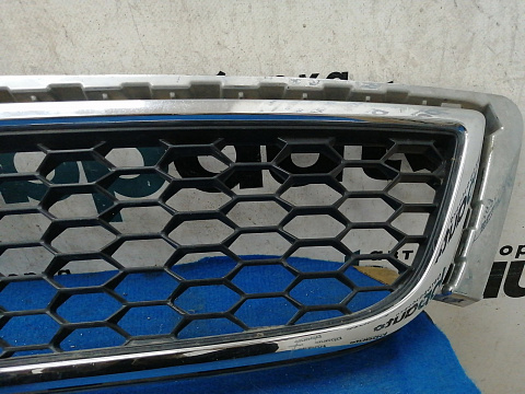 Фотография детали AA031037; Решетка радиатора (96945172) для Chevrolet Captiva | рест. (2011-2013)/БУ; Оригинал; Р0, Хорошее; . Фото номер 4