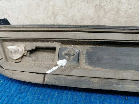 Фотография детали AA035982; Накладка на заднее крыло левая (1K8854931) для Volkswagen Scirocco (2009 - 2014)/БУ; Оригинал; Р1, Мелкий дефект; . Фото номер 6