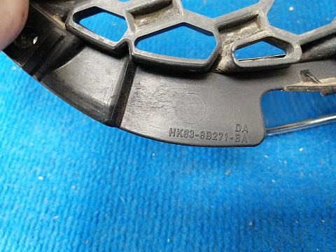 Фотография детали AA039299; Решетка радиатора (HK83-8B271-BA) для Jaguar F-Pace I (2016-2020)/БУ; Оригинал; Р1, Мелкий дефект; . Фото номер 11