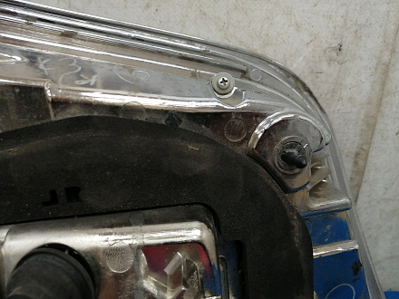 AA033915; Фонарь в крышку багажника правый (81580-60210) для Lexus LX570, LX450D (2008 — 2011)/БУ; Оригинал; Р1, Мелкий дефект; 