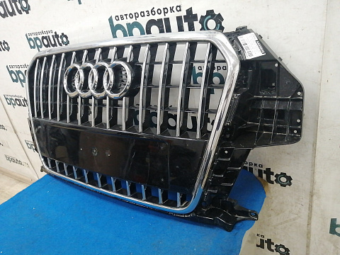 Фотография детали AA030010; Решетка радиатора; без паркт. (8U0 853 653 A) для Audi Q3 I (2011-2014)/БУ; Оригинал; Р2, Удовлетворительное; . Фото номер 6