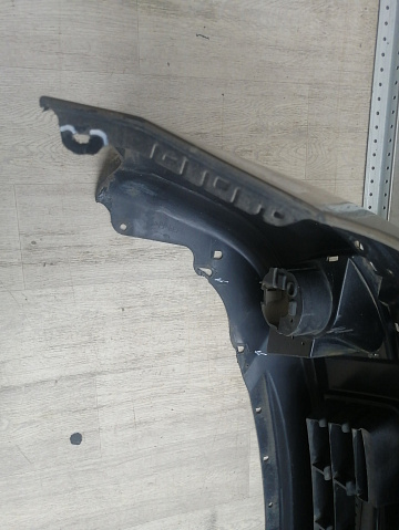 Фотография детали AA045992; Бампер передний; без паркт.; под омыват. (62022-EM00H) для Nissan Tiida/БУ; Оригинал; Р1, Мелкий дефект; . Фото номер 20