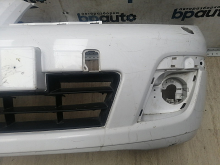 AA045993; Бампер передний; без паркт.; под омыват. (62022-EM00H) для Nissan Tiida/БУ; Оригинал; Р1, Мелкий дефект; 