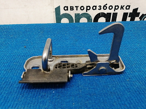 Фотография детали AA037810; Петля замка капота (1K0 823 480) для Volkswagen/БУ; Оригинал; Р2, Удовлетворительное; . Фото номер 1