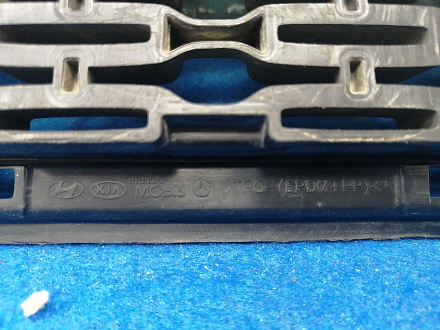 AA030067; Решетка переднего бампера (86560-A2600) для Kia CEED/БУ; Оригинал; Р1, Мелкий дефект; 