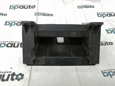 Фотография детали AA019616; Накладка замка крышки багажника (5JA827520) для Skoda Rapid/БУ; Оригинал; Р0, Хорошее; . Фото номер 3