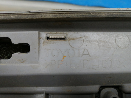 AA015915; Молдинг двери задний правый (75075-60130) для Toyota Land Cruiser 200 рест. (2012 — 2015)/БУ; Оригинал; Р1, Мелкий дефект; 