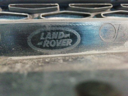 AA024298; Решетка радиатора (DJ32-8200-AA) для Land Rover Range Rover Evoque I (2011 - 2015)/БУ; Оригинал; Р1, Мелкий дефект; 