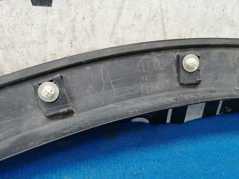 Фотография детали AA032044; Накладка на дверь задняя правая, по арке (75077-48010) для Lexus RX/БУ; Оригинал; Р2, Удовлетворительное; . Фото номер 8