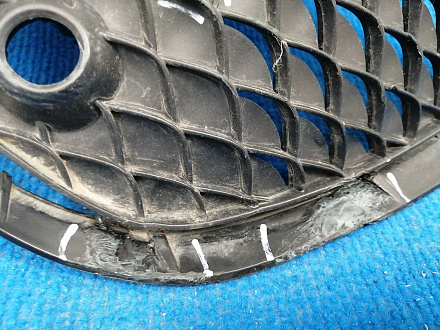 AA036585; Заглушка переднего бампера правая, AMG; под паркт. (A2928855422) для Mercedes-Benz GLE coupe I (С292) (2015-2019)/БУ; Оригинал; Р1, Мелкий дефект; 