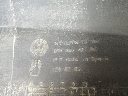 AA044591; Бампер задний; без паркт. (6R6807421BK) для Volkswagen Polo V Hatchback (2009-2013)/БУ; Оригинал; Р1, Мелкий дефект; 
