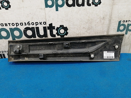 AA035522; Накладка задней правой двери (5757A410) для Mitsubishi Outlander/БУ; Оригинал; Р1, Мелкий дефект; 