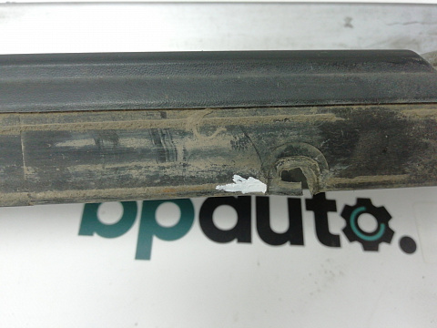 Фотография детали AA009132; Накладка подножки правая (MR354964) для Mitsubishi Pajero Sport/БУ; Оригинал; Р1, Мелкий дефект; . Фото номер 6