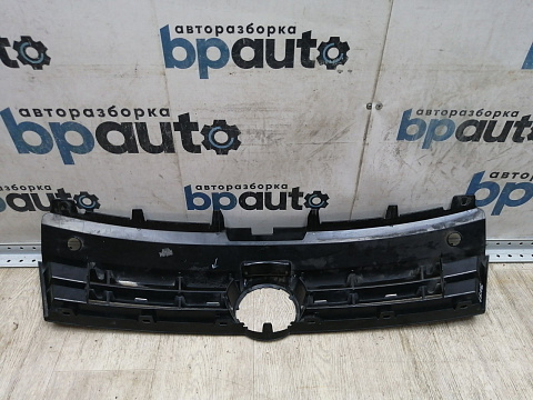 Фотография детали AA045106; Решетка радиатора (6R0853653C) для Volkswagen Polo V Hatchback (2009-2013)/БУ; Оригинал; Р2, Удовлетворительное; . Фото номер 9
