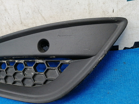Фотография детали AA027988; Решетка переднего бампера левая; под паркт. (31294131) для Volvo/БУ; Оригинал; Р1, Мелкий дефект; . Фото номер 3