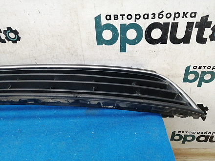 AA025371; Решетка переднего бампера (6RU853677A) для Volkswagen Polo V Sedan (2010-2014)/БУ; Оригинал; Р1, Мелкий дефект; 