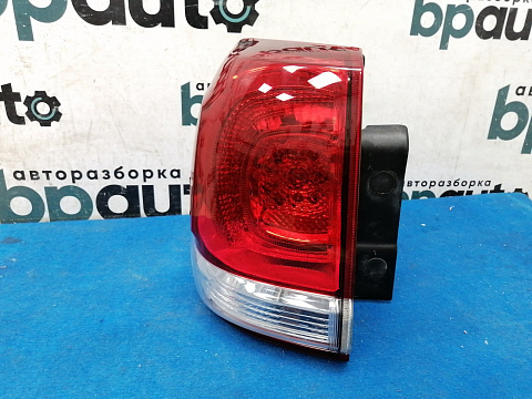 Фотография детали AA017911; Фонарь в крыло левый (81561-60750) для Toyota Land Cruiser 200 (2008 — 2012)/БУ; Оригинал; Р1, Мелкий дефект; . Фото номер 2