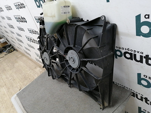 Фотография детали AA013071; Диффузор радиатора в сборе (17760-65J00) для Suzuki Grand Vitara/БУ; Оригинал; Р0, Хорошее; . Фото номер 3