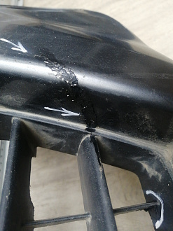 AA046010; Бампер передний; без паркт.; под омыват. (62022-BH10H) для Nissan Note I рест. (2009-2013)/БУ; Оригинал; Р1, Мелкий дефект; 