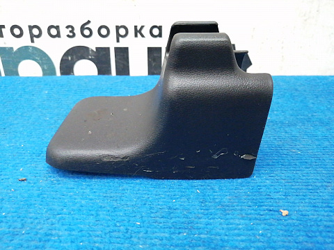Фотография детали AA019635; Крышка кронштейна переднего сиденья, задняя (72137-60140-C0)/БУ; Оригинал; Р1, Мелкий дефект; . Фото номер 3