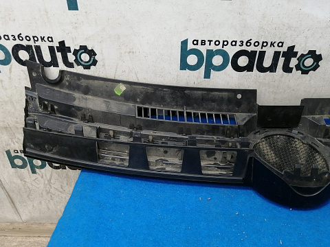 Фотография детали AA027756; Решетка радиатора (7P6853651C) для Volkswagen Touareg II (2010-2014)/БУ; Оригинал; Р1, Мелкий дефект; . Фото номер 11