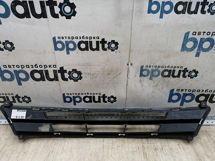 AA045107; Решетка переднего бампера (86561-4L500) для Hyundai Solaris/БУ; Оригинал; Р1, Мелкий дефект; 