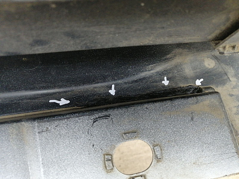 Фотография детали AA013527; Накладка порога левая, пластик (75860-05010) для Toyota Avensis/БУ; Оригинал; Р1, Мелкий дефект; . Фото номер 8
