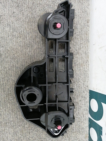 Фотография детали AA012199; Кронштейн переднего бампера левый (52536-33060) для Toyota Camry 70 (2017 — 2021)/Нов; Оригинал; . Фото номер 3