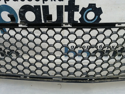 Фотография детали AA045493; Решетка переднего бампера, AMG (A2128851253) для Mercedes-Benz E-klasse W212 S212/БУ; Оригинал; Р1, Мелкий дефект; . Фото номер 4