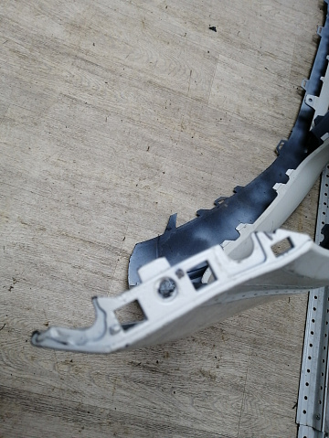 Фотография детали AA046107; Бампер передний, AMG; под паркт.; без омыват. (A2058850925) для Mercedes-Benz C-klasse IV (W205) (2014-2018)/БУ; Оригинал; Р1, Мелкий дефект; . Фото номер 10