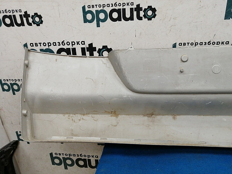 Фотография детали AA036211; Накладка на крышку багажника нижняя (7S71-M423A40A) для Ford Mondeo/БУ; Оригинал; Р1, Мелкий дефект; . Фото номер 11