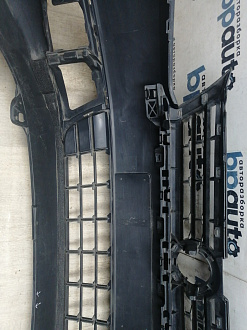 AA045718; Бампер передний; без паркт.; без омыват. (2K5807221A) для Volkswagen Caddy III рест. (2010-2015)/БУ; Оригинал; Р1, Мелкий дефект; 