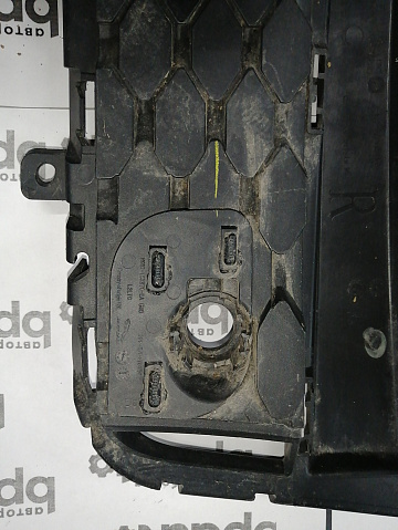 Фотография детали AA045542; Решетка переднего бампера правая; под паркт. (HK83-8B289-AA) для Jaguar F-Pace I (2016-2020)/БУ; Оригинал; Р0, Хорошее; . Фото номер 9