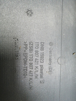 AA046224; Бампер задний; под паркт. (1T0807417K) для Volkswagen Touran II (2010-2015)/БУ; Оригинал; Р1, Мелкий дефект; 