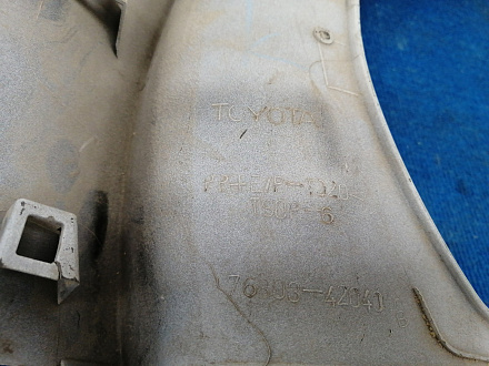 AA036055; Накладка крышки багажника верхняя правая (76803-42040) для Toyota Rav4/БУ; Оригинал; Р1, Мелкий дефект; 