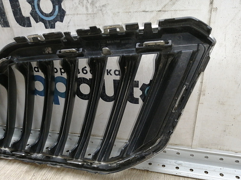 Фотография детали AA045112; Решетка радиатора (5L0853668B) для Skoda Yeti I рест. (2013-2018)/БУ; Оригинал; Р2, Удовлетворительное; . Фото номер 25