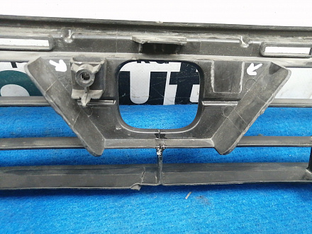 AA016625; Решетка переднего бампера верхняя; под камер. (53112-42110) для Toyota Rav4 40 рест. (2015 — 2019)/БУ; Оригинал; Р2, Удовлетворительное; 